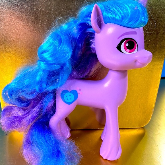 My Little Pony A New Generation Rainbow Reveal Sunny STARSCOUT & Izzy Moonbow 6” - Picture 3 of 10